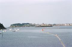 Suivez les pointillés